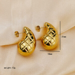 Classic textured water drop earrings studs